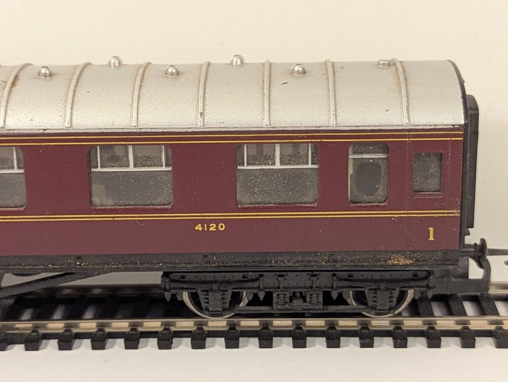 Hornby R474 OO Gauge LMS Stanier Composite Coach RN 4120