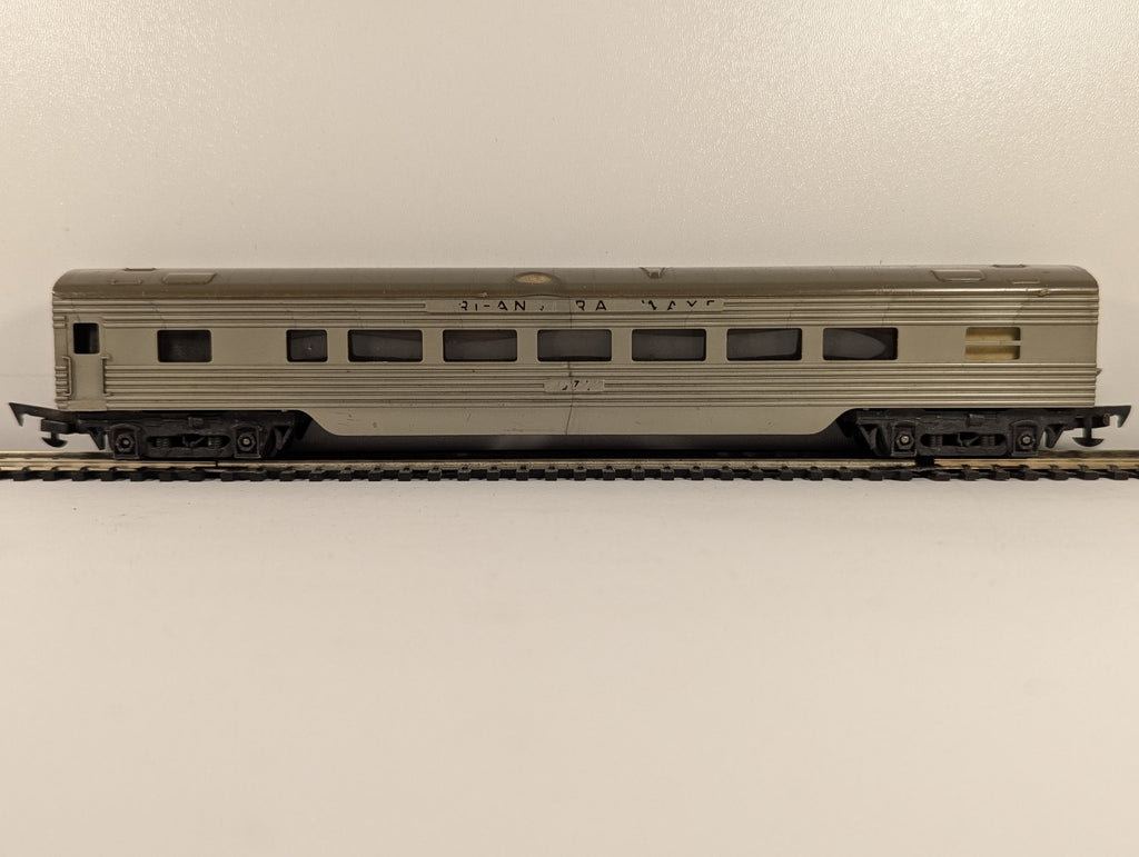 Tri-ang OO Gauge Transcontinental Passenger Coach Silver R.25