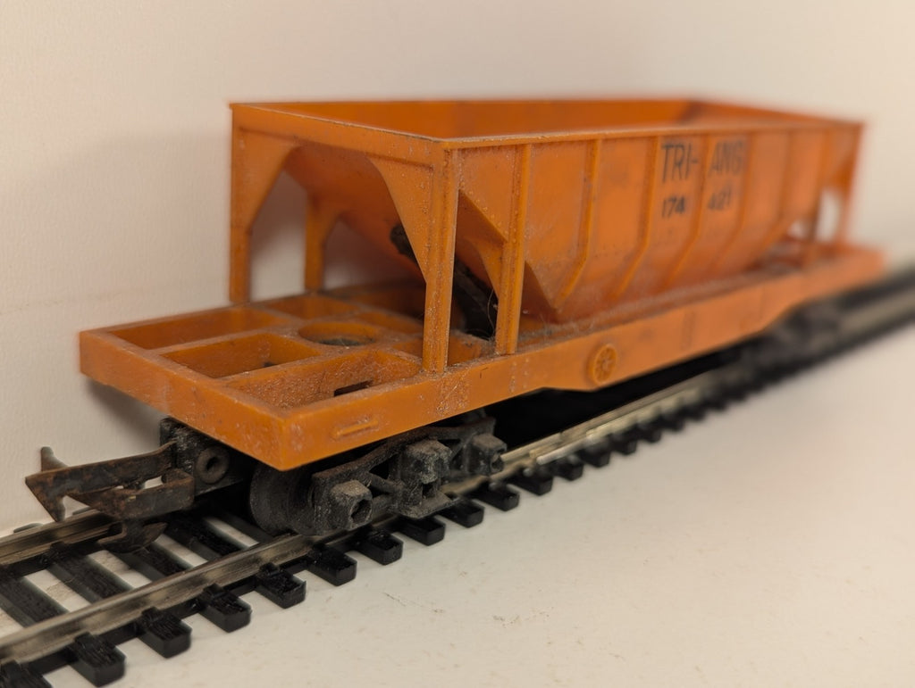 Tri-ang Railways R111 Operating Hopper Car Orange OO Gauge
