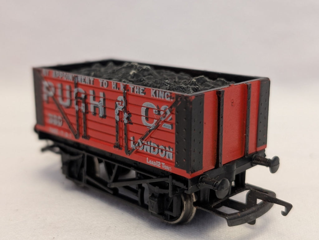 Hornby OO Gauge Pugh & Co 7 Plank Wagon Goods Wagon 380 Pugh & Co Red
