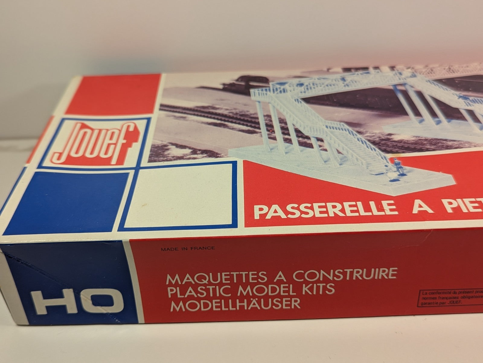 Jouef HO Gauge Pedestrian Crossing – Model Kit