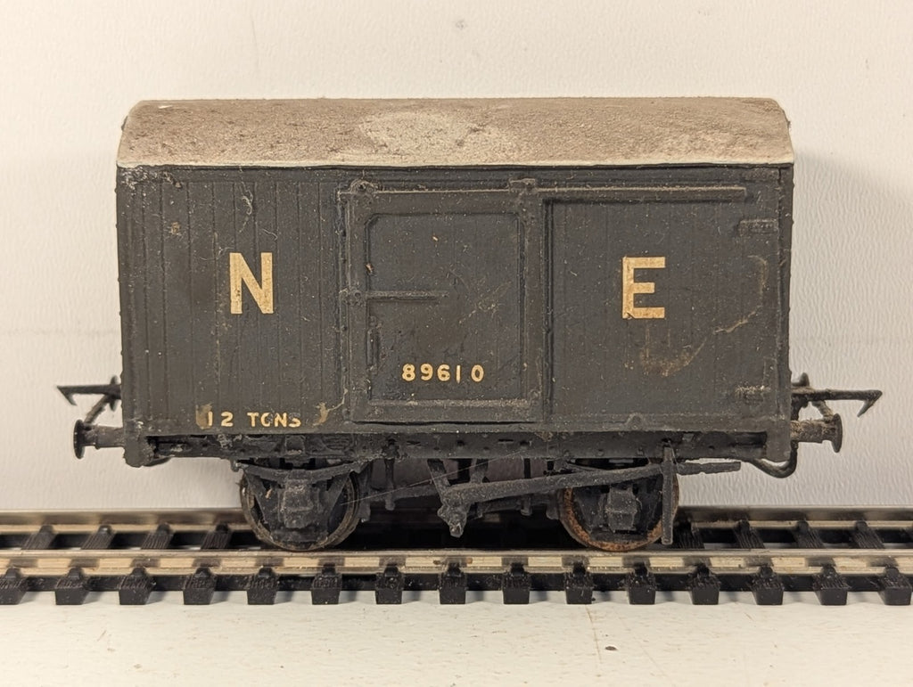 Kit Built OO Gauge LNER 12 Ton Covered Goods Van Goods Wagon 89610 LNER