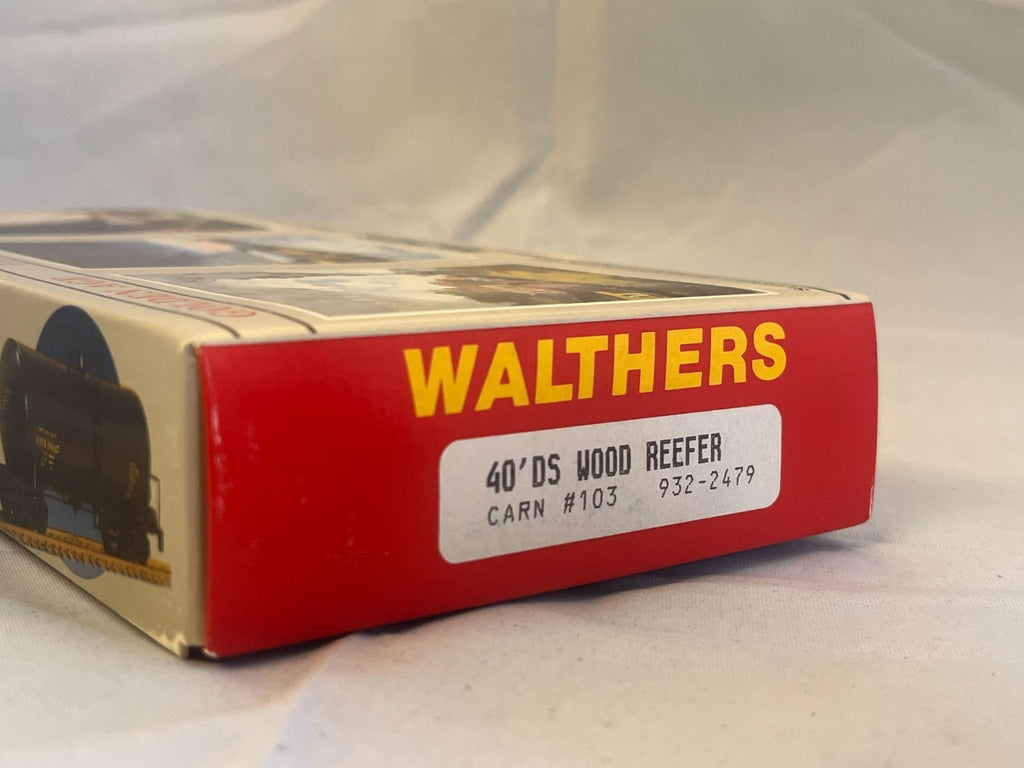 Walthers HO Scale 40ft Carnation Reefer Kit 932-2479