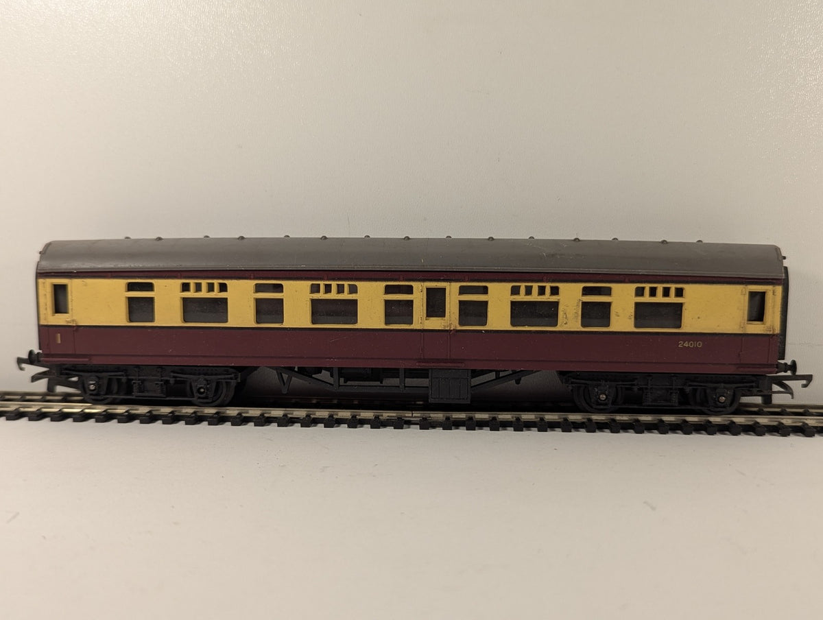 Tri-ang OO Gauge Main Line Composite Coach Passenger Coach 24010