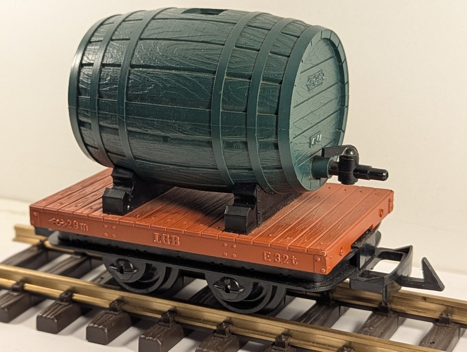 LGB 4047 G Gauge Wine Barrel Car