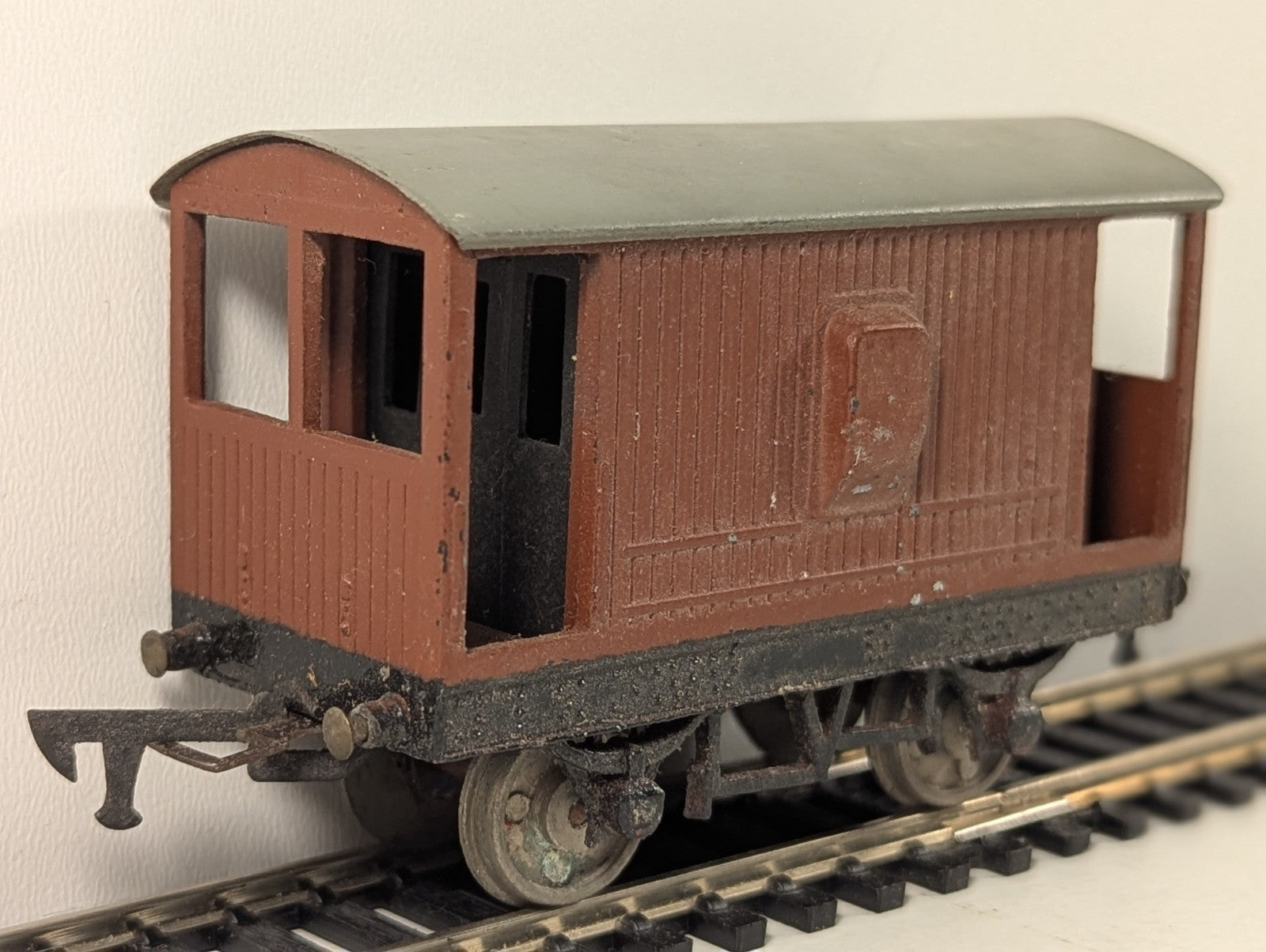 Formo British Railways 20 Ton Brake Van Brown