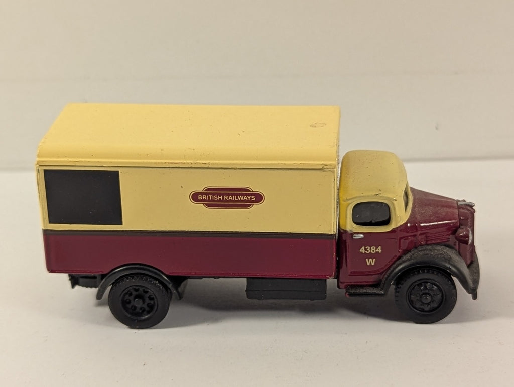 Classix 1:76 Scale (OO Gauge) Austin K2 Box Van Die-cast Vehicle 43