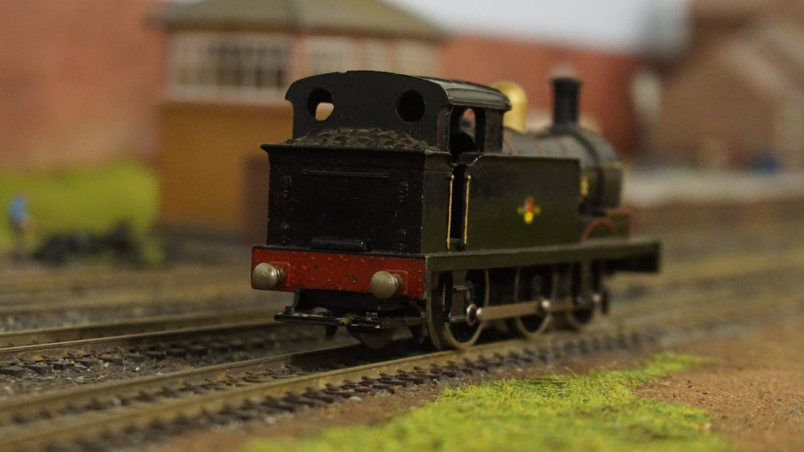Hornby Dublo R1 OO Gauge GER Black Great Eastern Loco Repainted GR2860