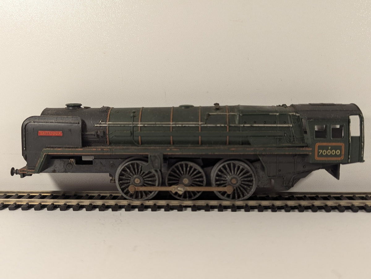 Tri-ang OO Gauge BR Class 7MT Britannia Steam Locomotive 70000 BR Green R259