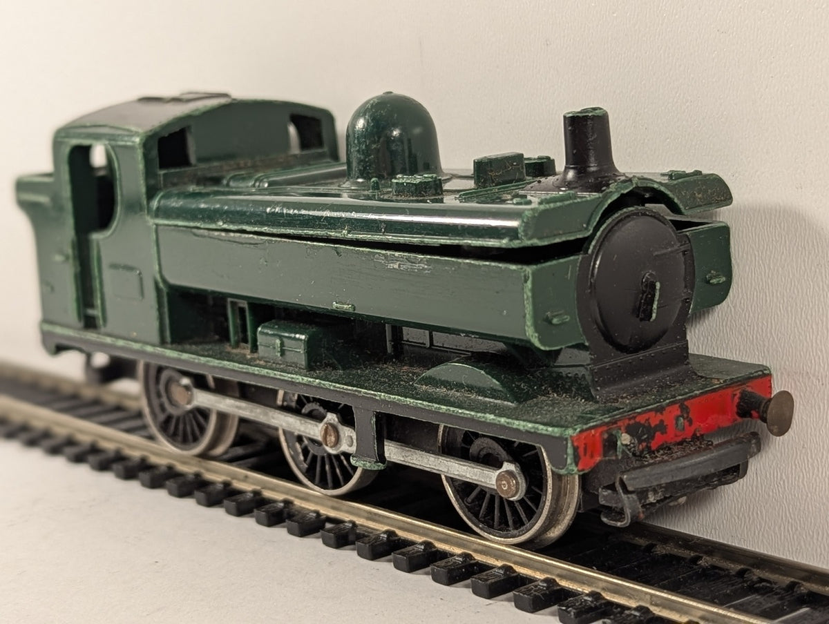 Hornby OO Gauge 0-6-0 Saddle Tank Locomotive Steam Locomotive Green