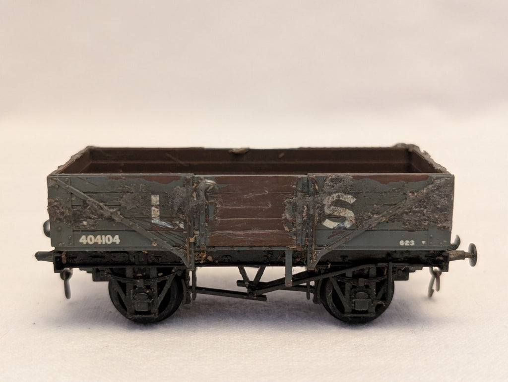 Hornby OO Gauge LMS 5-Plank Open Wagon Goods Wagon 404104 LMS Grey