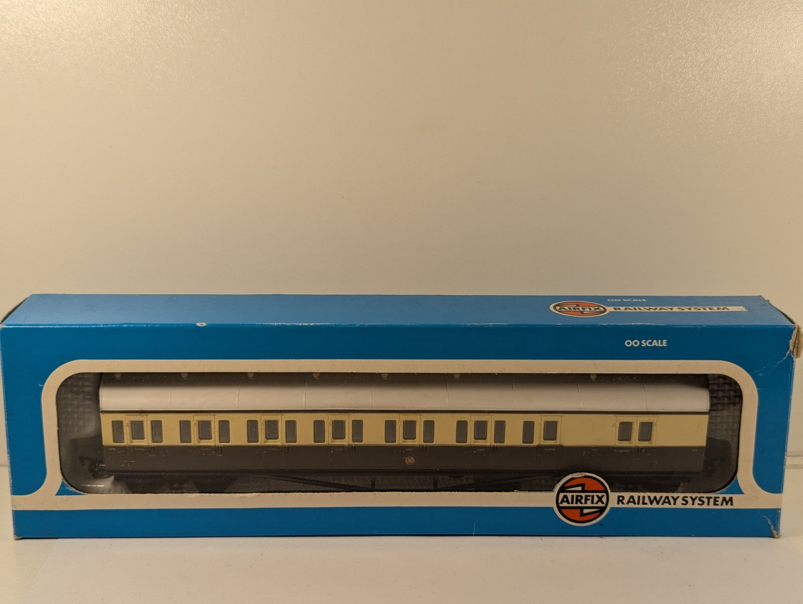 Airfix OO Gauge GWR Suburban B Set Coach Boxed