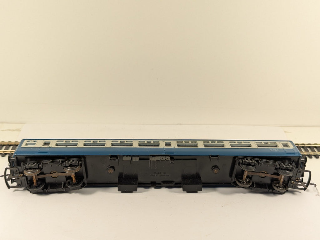 Hornby R895 OO Gauge Intercity Mk2 Tourist 2nd Open