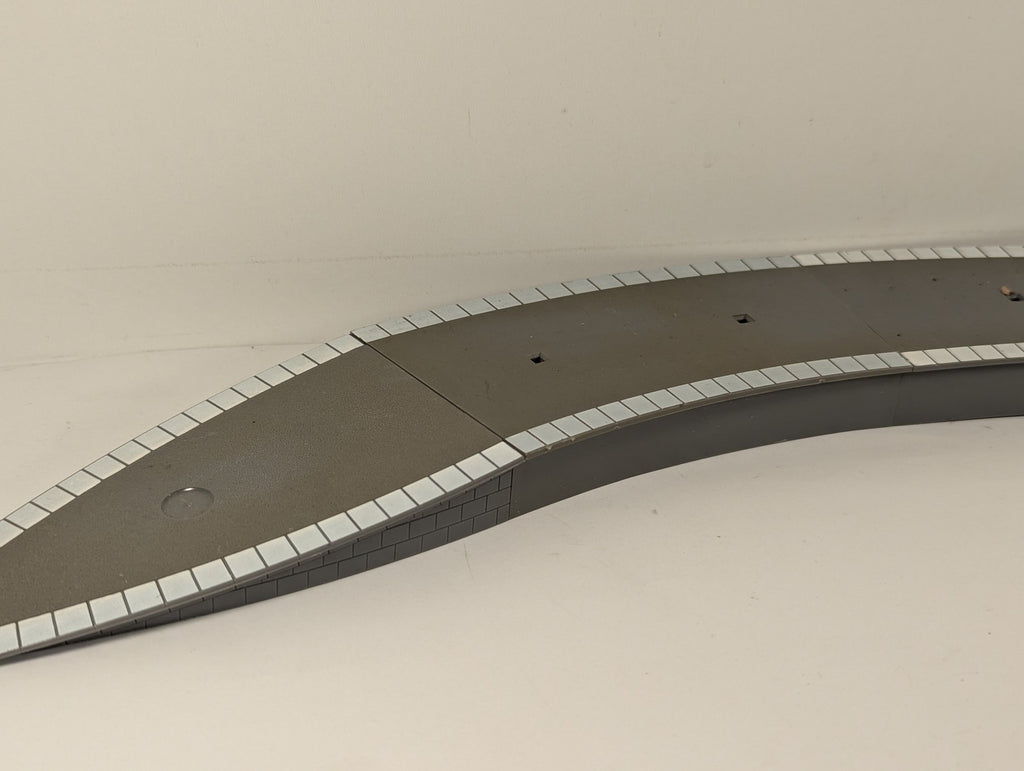 Hornby OO Gauge Curved Platform Sections and Ramps R463