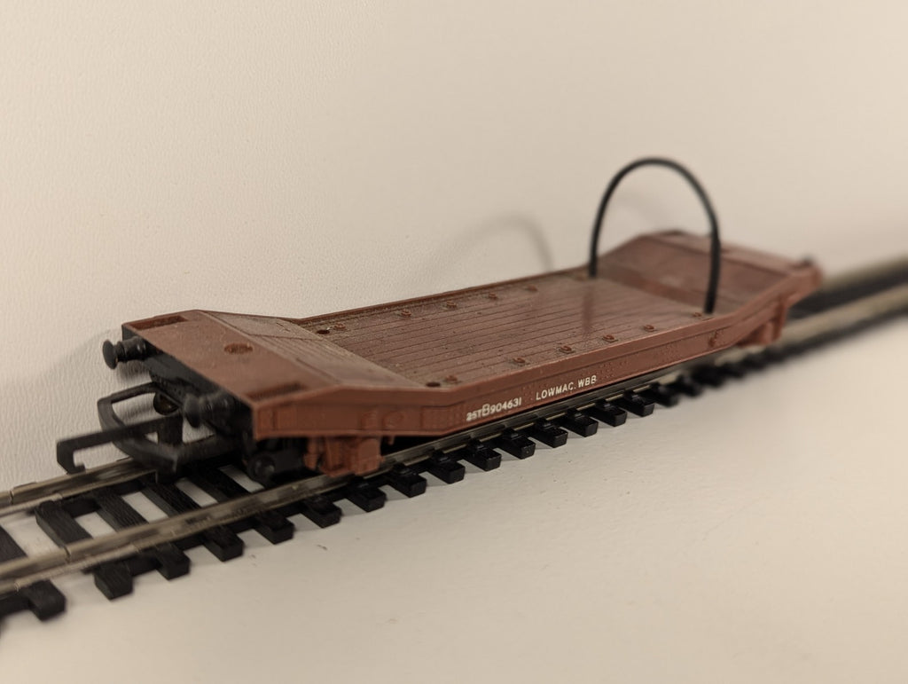 Wrenn W4652 Lowmac Well Wagon – OO Gauge