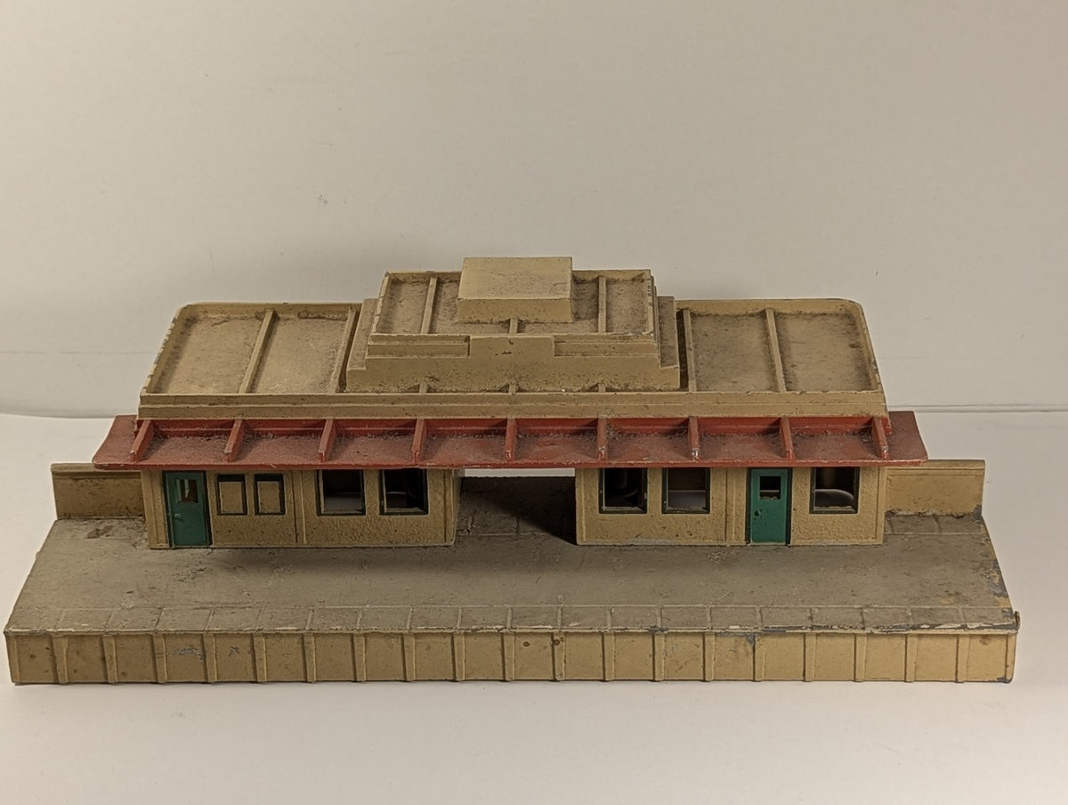 Hornby-Dublo OO Gauge Main Station Building Cream and Red 5085