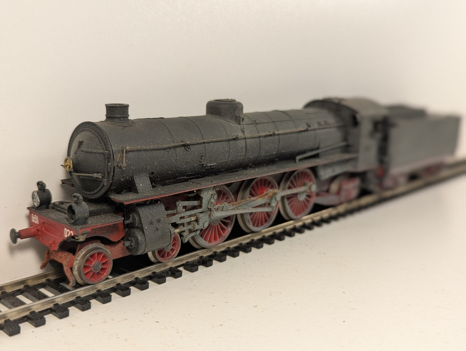 Rivarossi HO Gauge Italian FS Class 691 Steam Locomotive Black