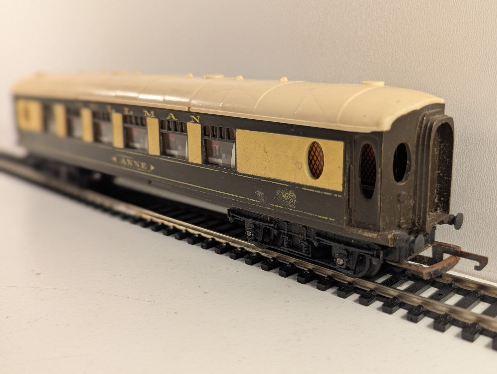 Tri-ang Hornby R228 OO Gauge Pullman Coach 'Anne'