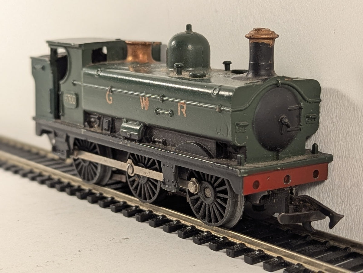Hornby Dublo OO Gauge GWR 0-6-0T Class 5700 Tank Locomotive GWR Green 2206