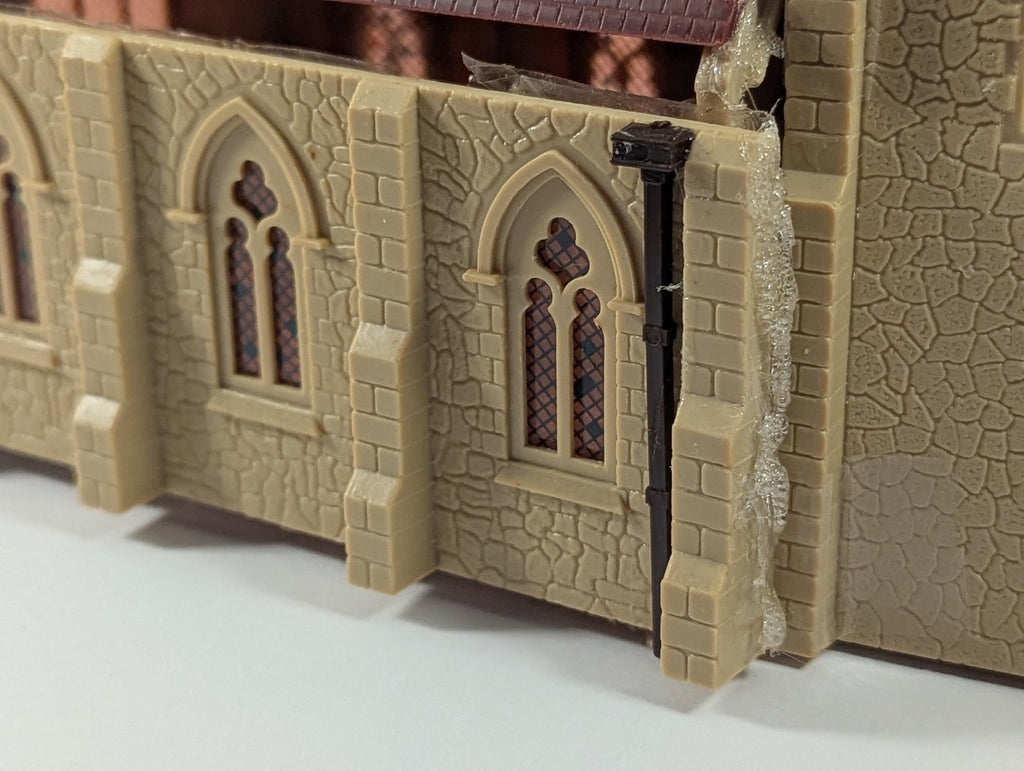 Hornby OO Gauge Country Church Buildings R138