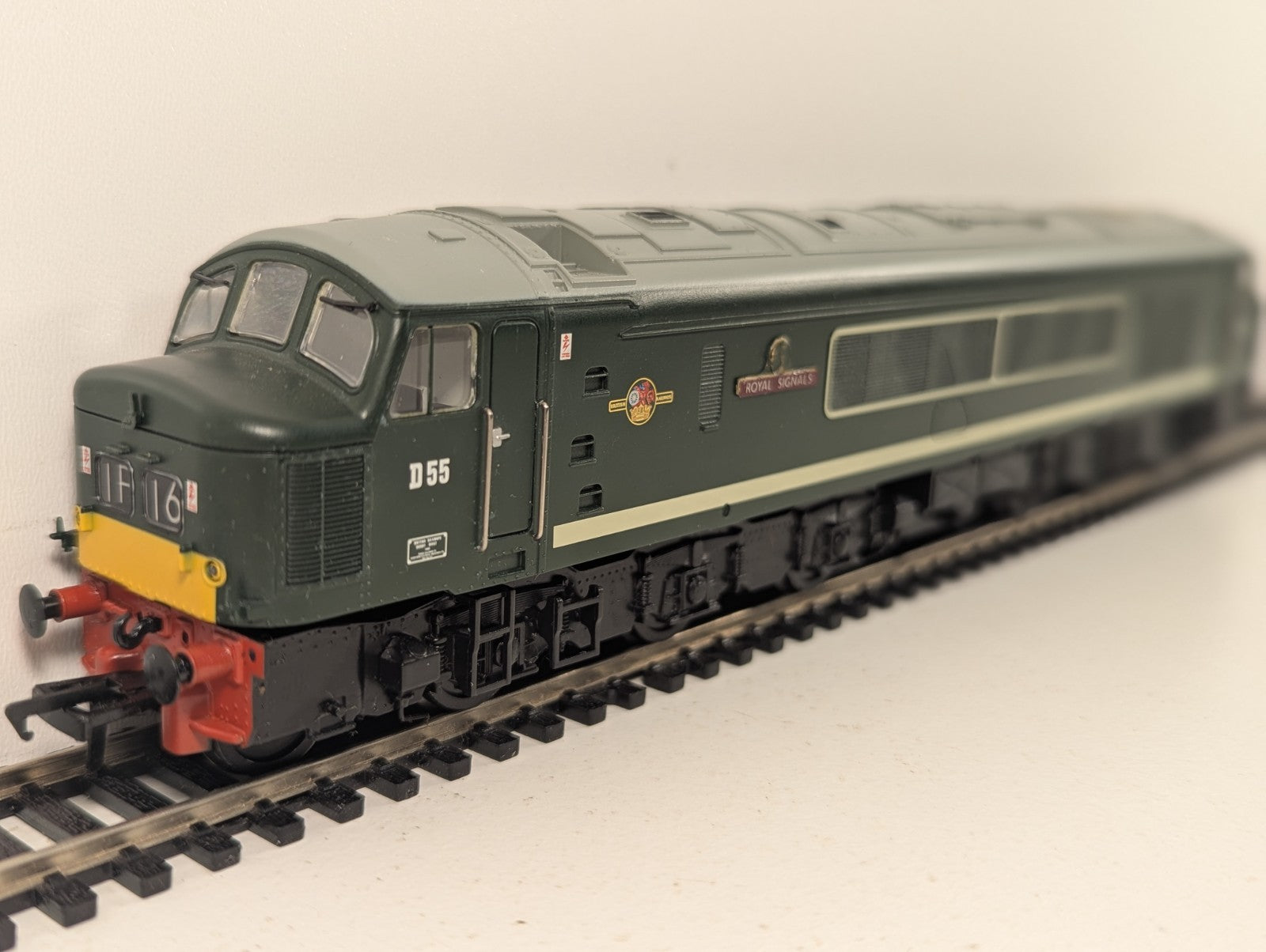 Bachmann Branchline 32-678DS Class 45 Diesel D55 'Royal Signals'  With DCC Sound