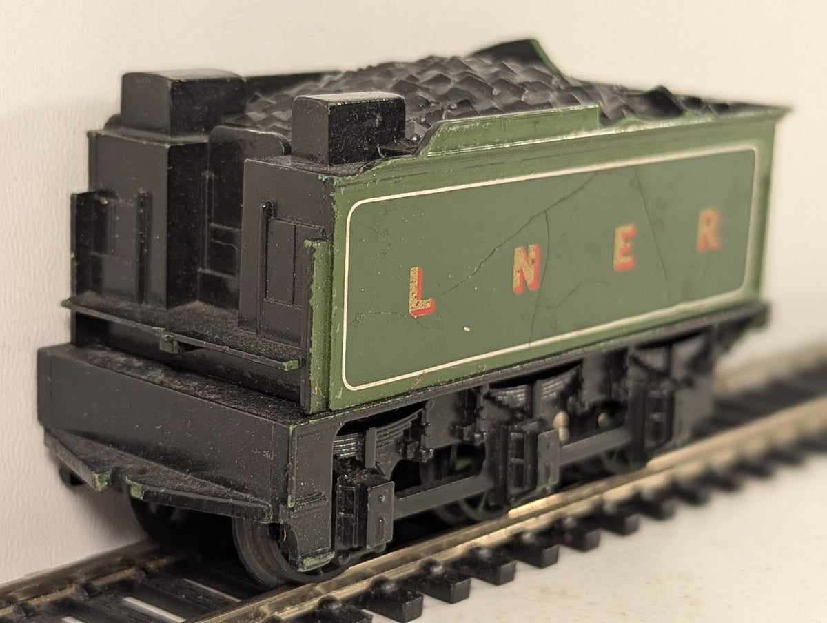 Tri-ang OO Gauge LNER Tender LNER Green R39 for B12