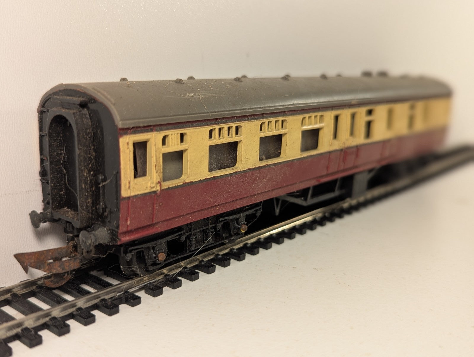 Tri-ang OO Gauge BR Mk1 Brake Second Corridor (BSK) Passenger Coach