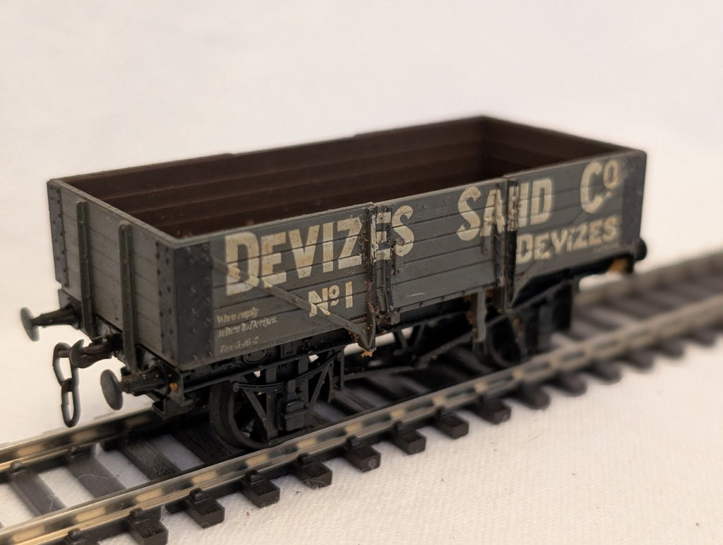 Airfix OO Gauge Devizes Sand Co 7-Plank Open Wagon 1 Devizes Sand Co