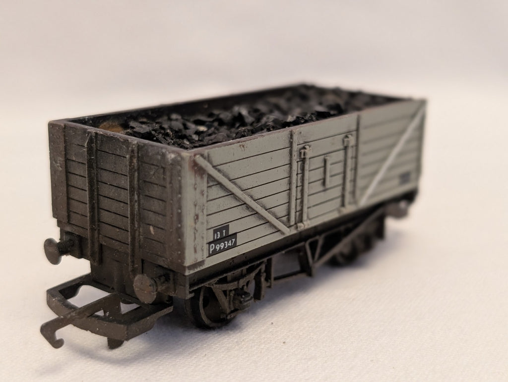 Hornby OO Gauge 7 Plank Wagon with End Door Goods Wagon P99347 BR