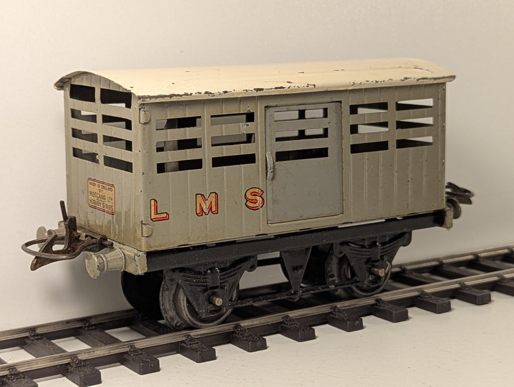 Hornby Series O Gauge No.1 LMS Cattle Truck Grey