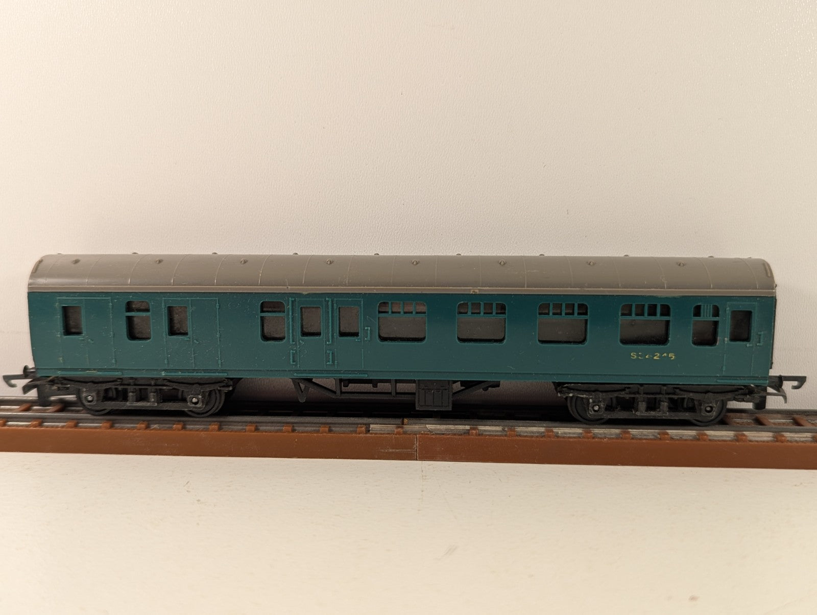 Tri-ang TT Gauge BR Southern Region Main Line Brake Second Coach