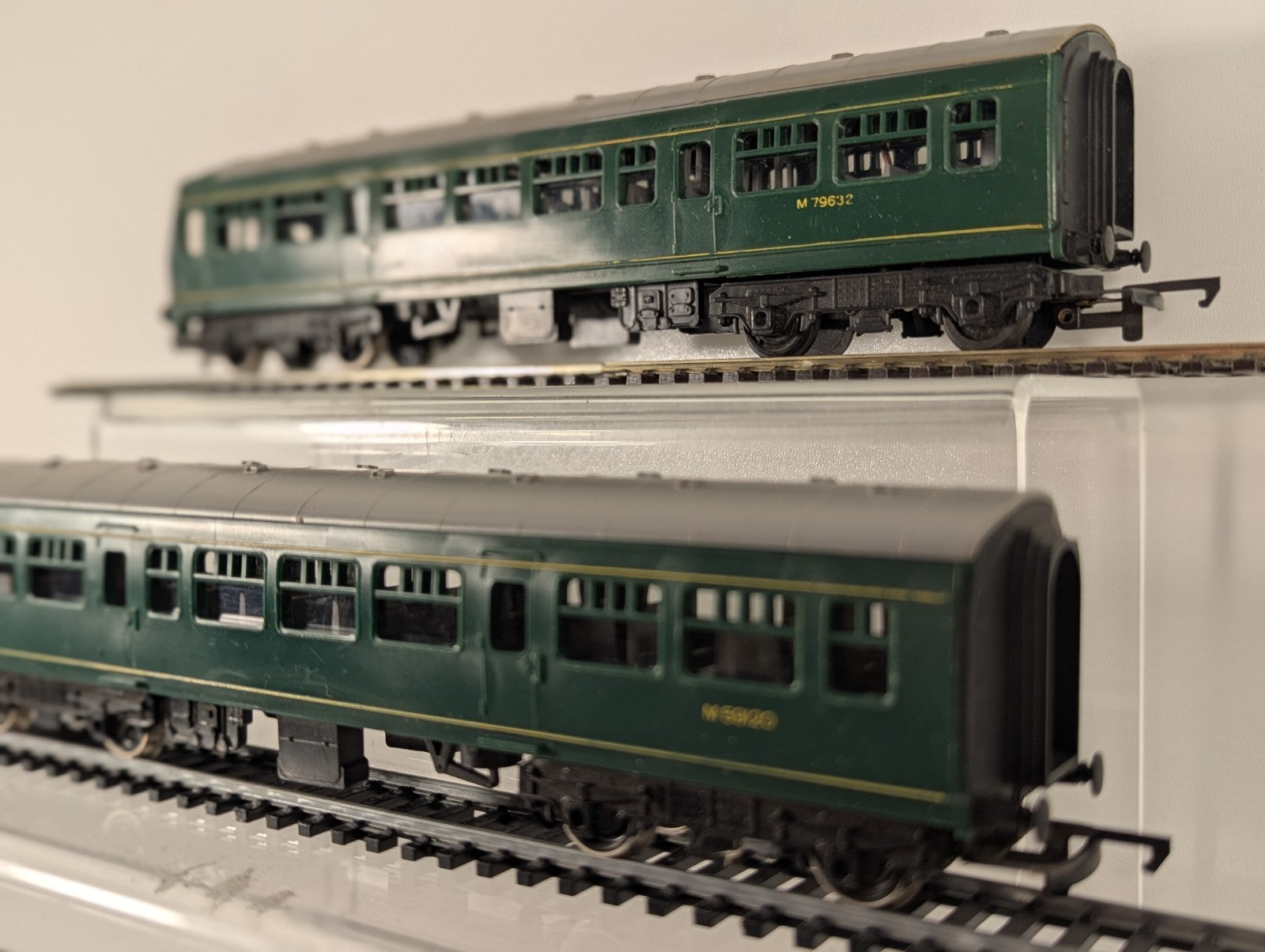 Tri-ang Hornby Met-Camm Lightweight Diesel Multiple Unit Set BR Green