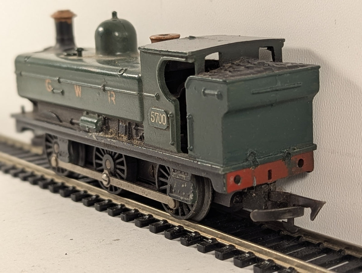 Hornby Dublo OO Gauge GWR 0-6-0T Class 5700 Tank Locomotive GWR Green 2206