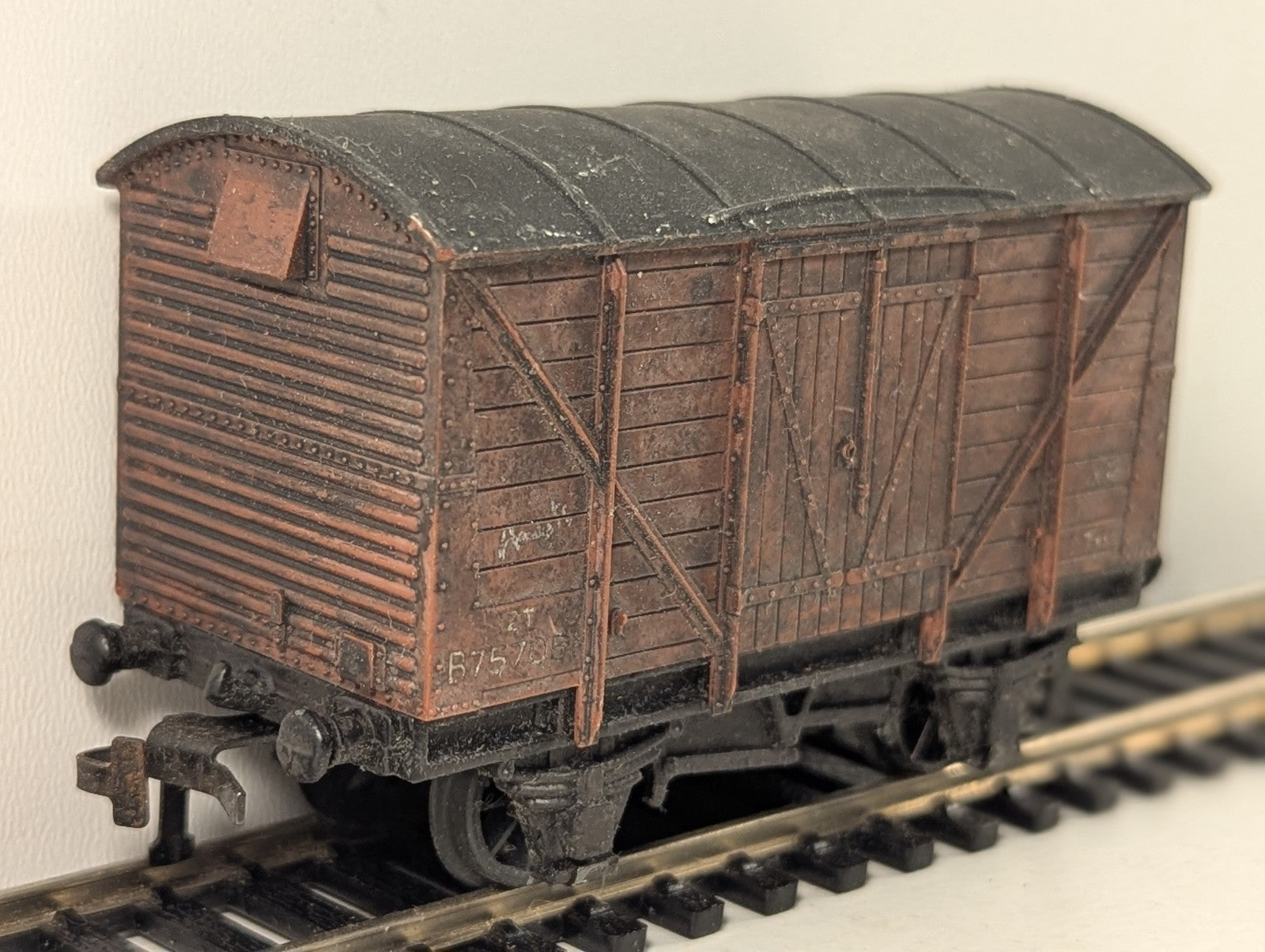Hornby Dublo BR 12 Ton Ventilated Van OO Gauge