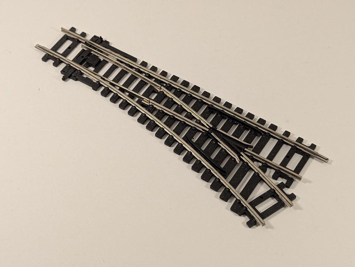 Hornby OO Gauge Right Hand Point Track R8073
