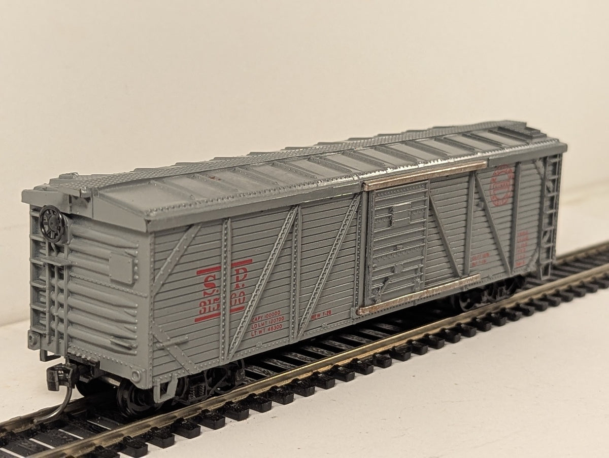 Varney HO Gauge Southern Pacific Outside Braced Boxcar Goods Wagon 31560