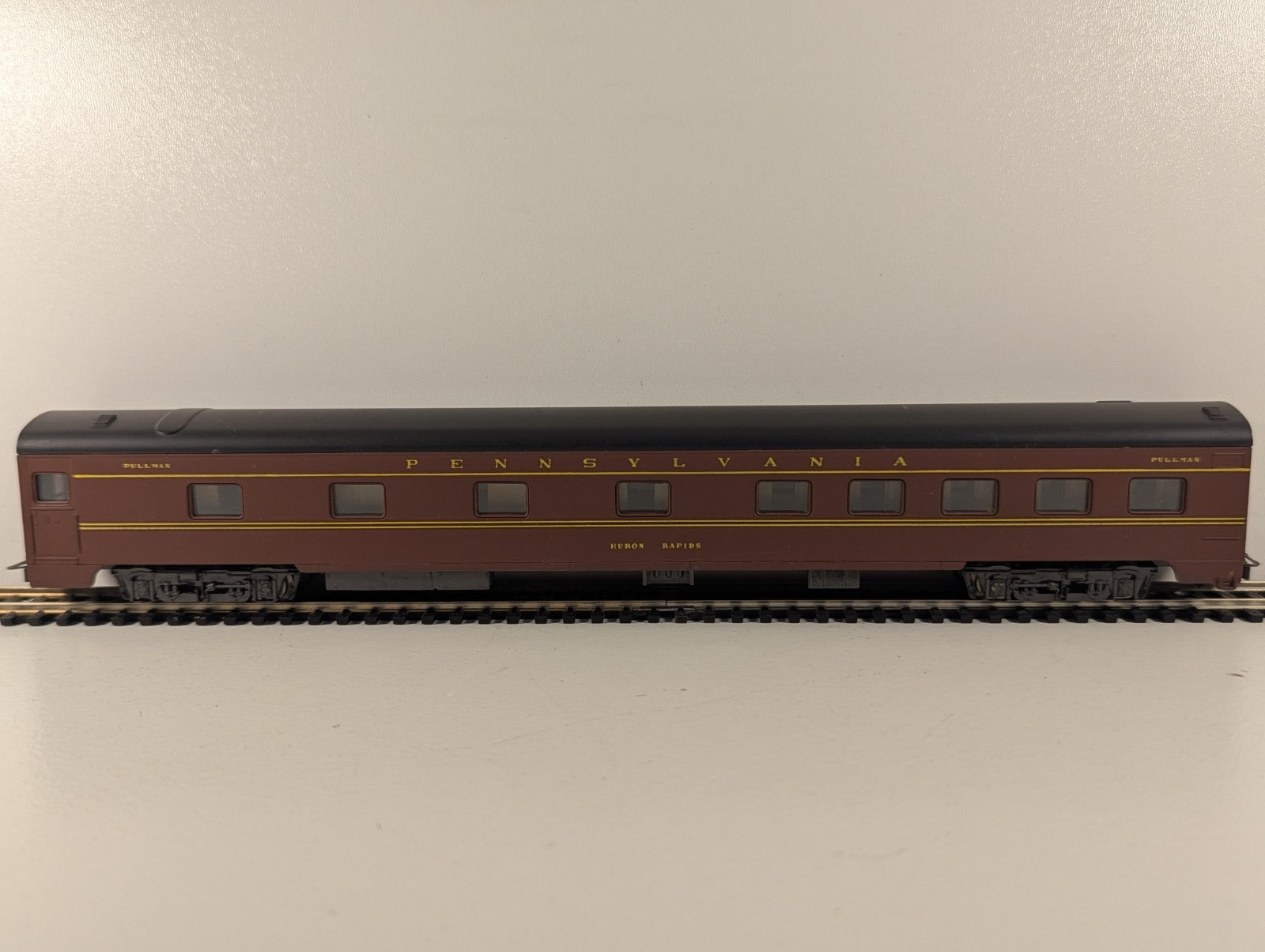 Rivarossi HO Scale Pennsylvania "Huron Rapids" Sleeper Car