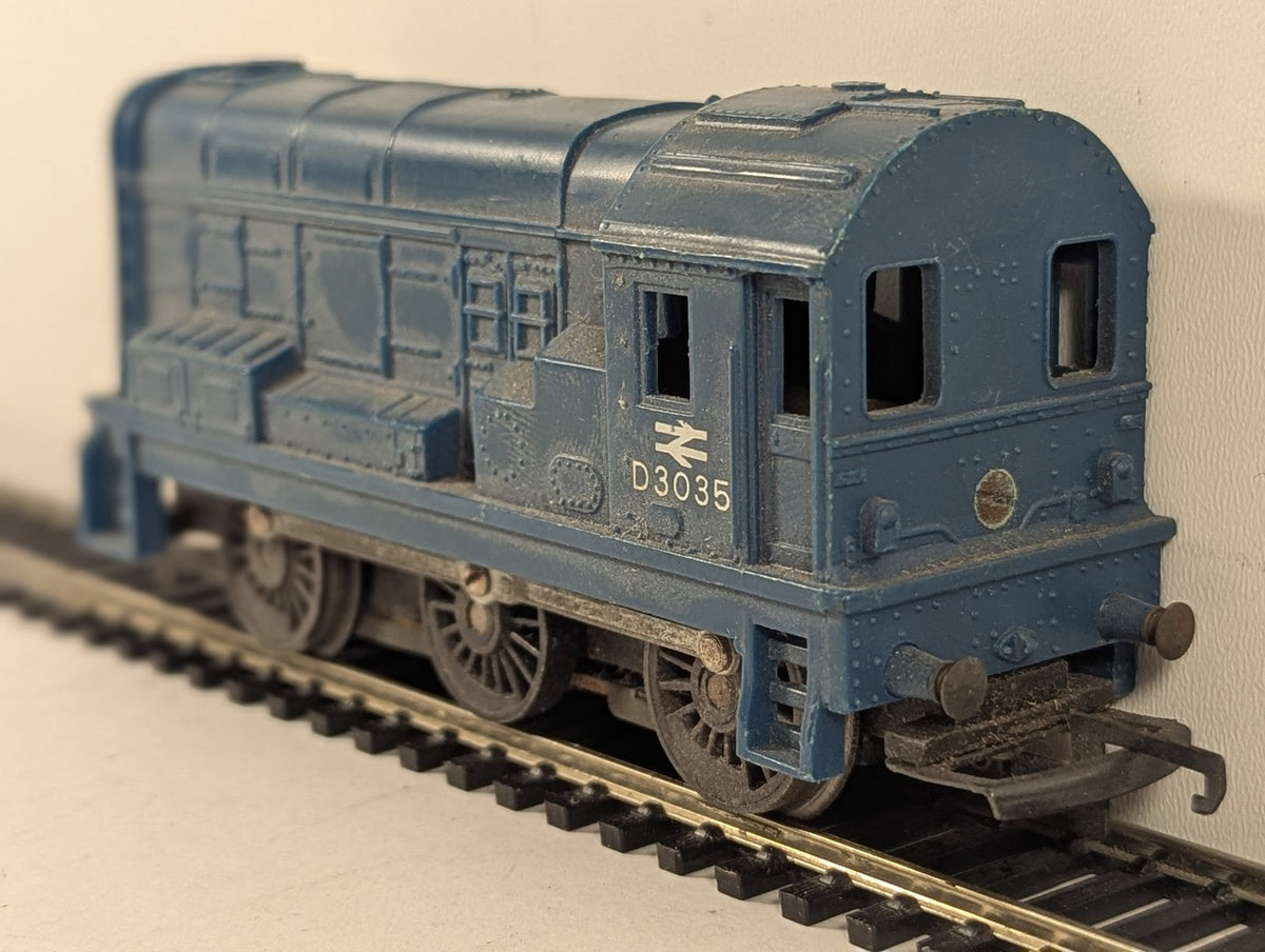 Tri-ang Hornby OO Gauge Class 08 Diesel Shunter Locomotive D3035 BR Blue R152