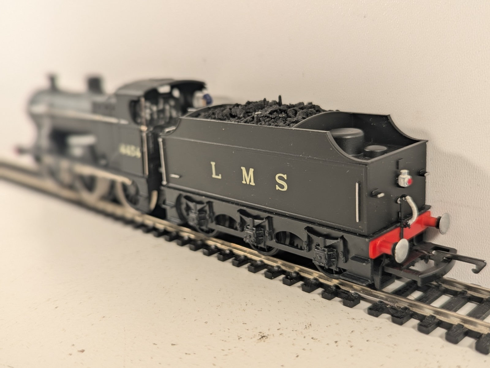 Airfix GMR OO Scale Class 4F Fowler 0-6-0 Steam Locomotive 4454 LMS Black