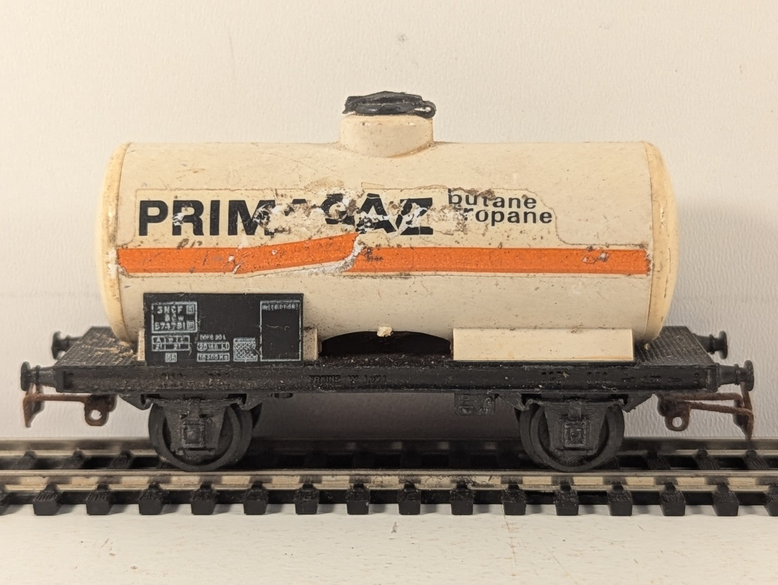 Jouef HO Gauge Primagaz Butane Propane Tanker Tank Wagon 574781 649
