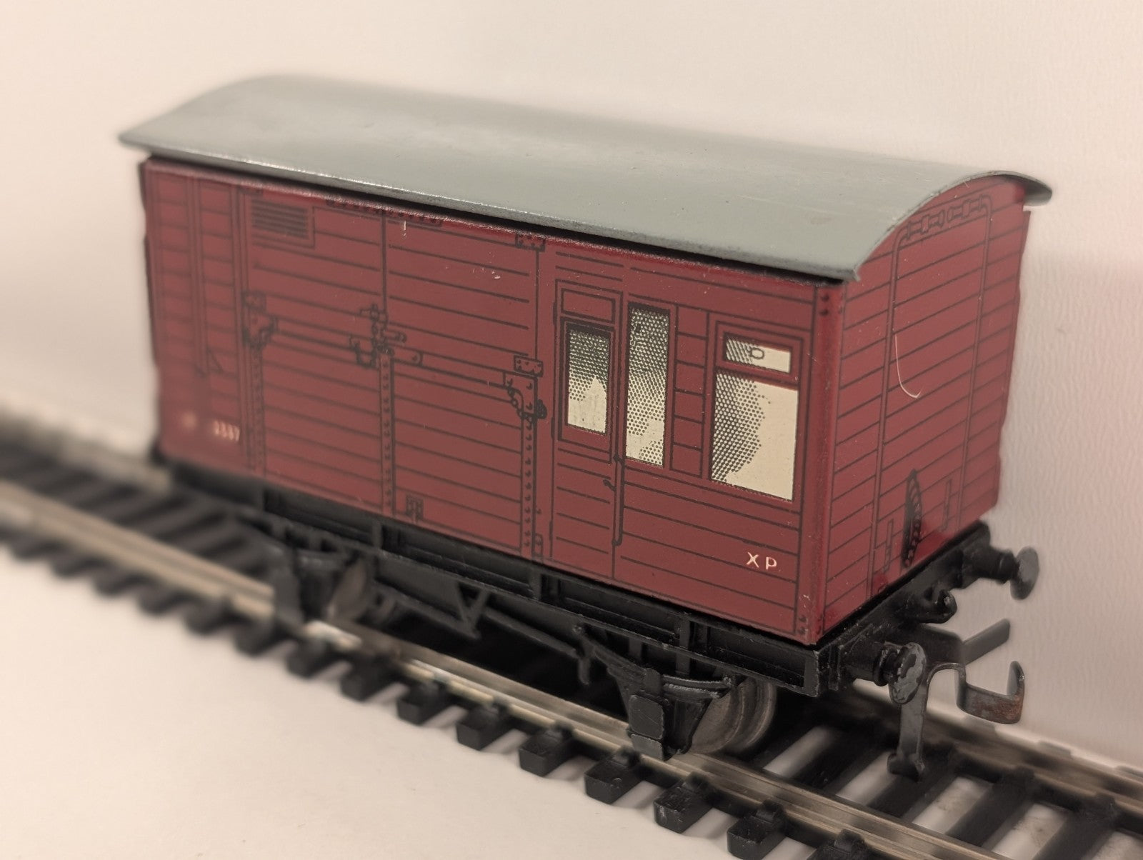 Hornby Dublo E2337 Tinplate Horse Box Wagon in Maroon