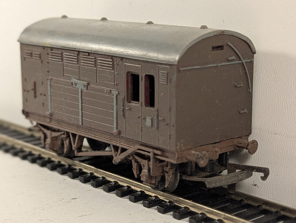 Tri-ang OO Gauge SR Utility Van Goods Wagon Repainted Brown R.16