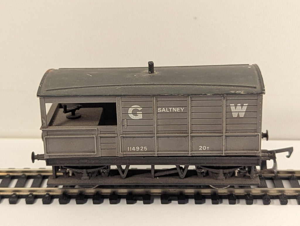Hornby R107 OO Gauge GWR 20t Toad Brake Van Saltney 114925
