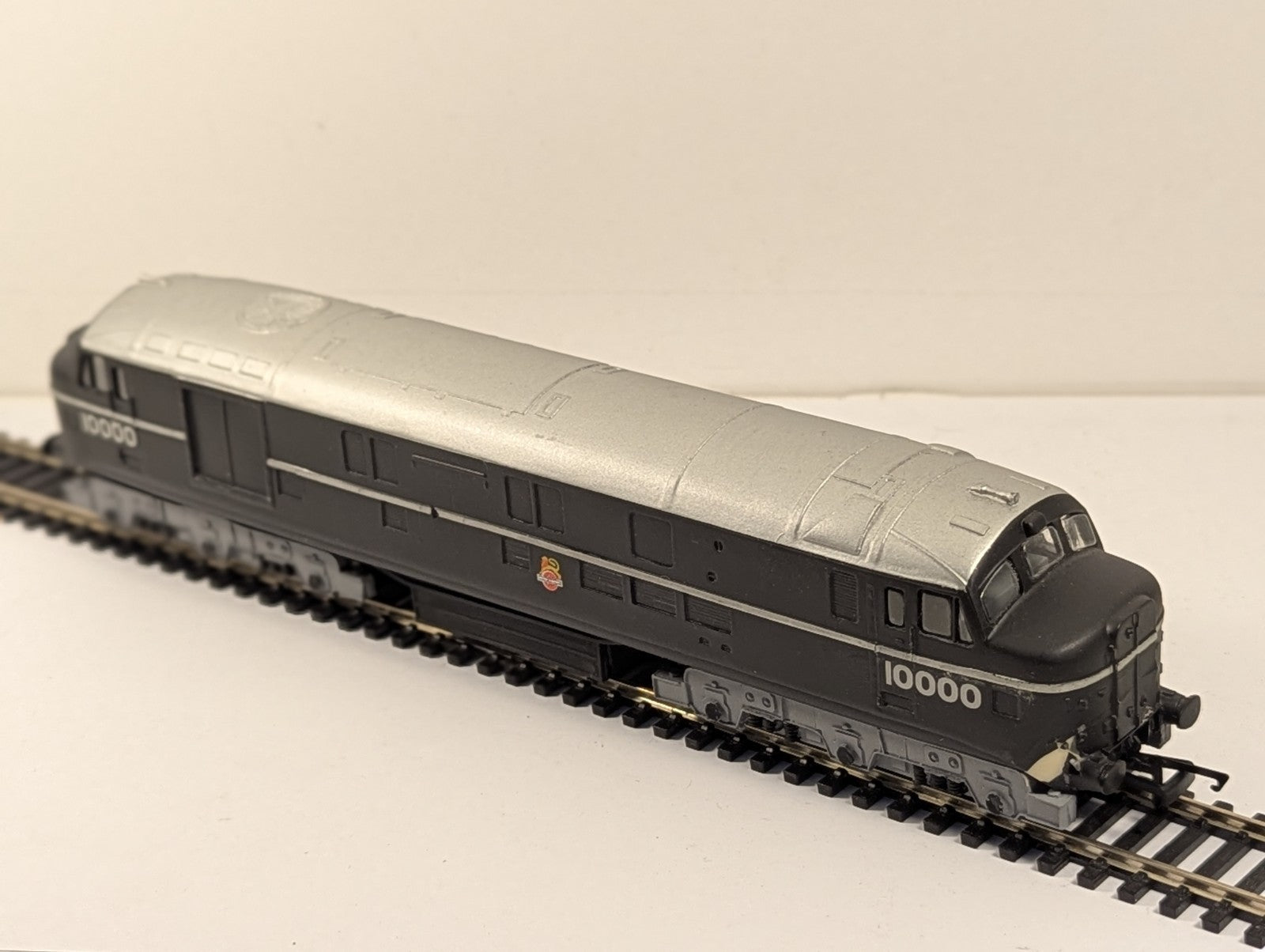 Bachmann OO Gauge Class D16/1 Locomotive 10000 BR Black  Diesel