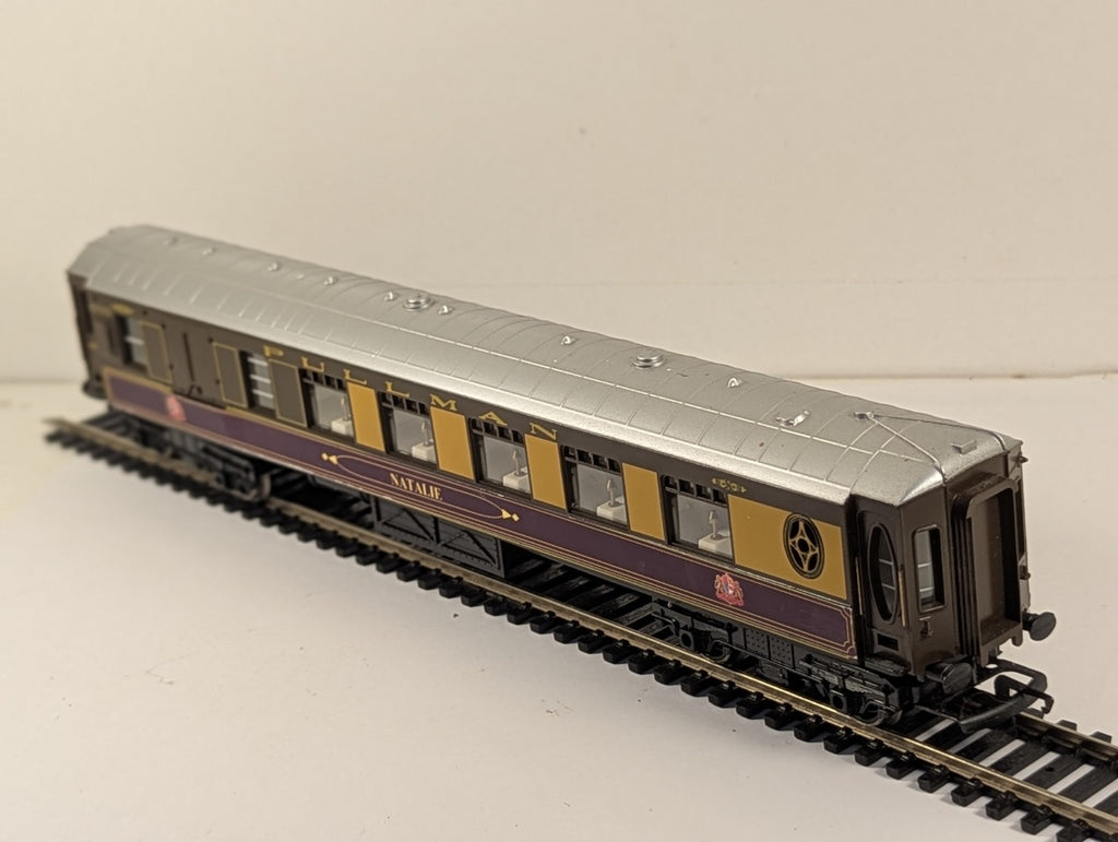 Hornby OO Gauge Pullman Brake Coach Natalie