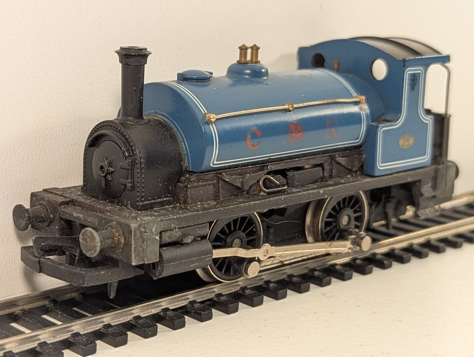 Hornby R057 OO Gauge Caledonian Railway 0F Pug Poor Runner