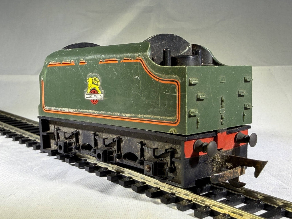 Tri-ang OO Gauge BR 6-Wheel Tender BR Green (Early Emblem) Tender
