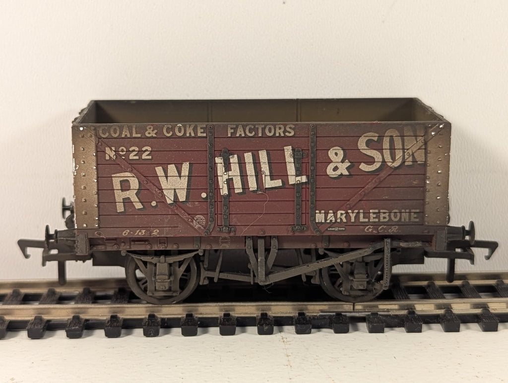 Bachmann Branchline 37-162 8 Plank Wagon “R.W. Hill & Son” Weathered