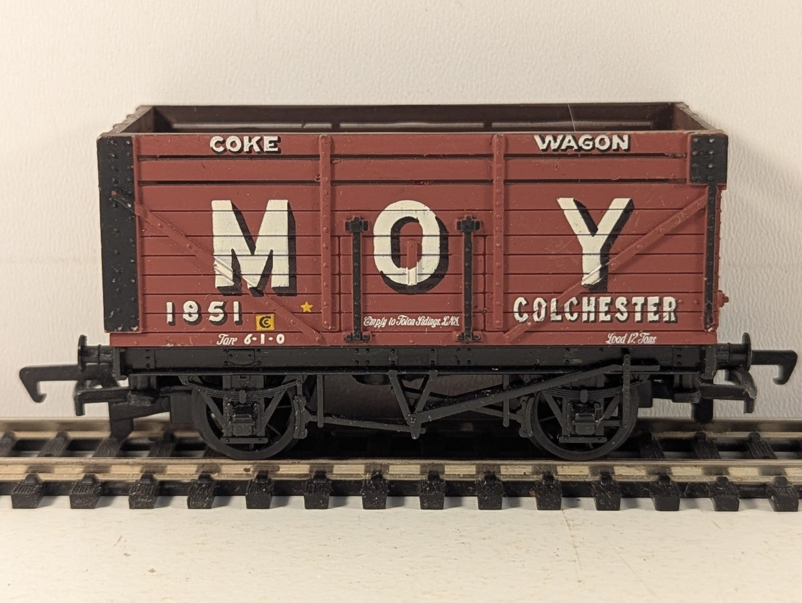 Mainline OO Gauge 7 Plank Coke Wagon 'Moy' Colchester Goods Wagon