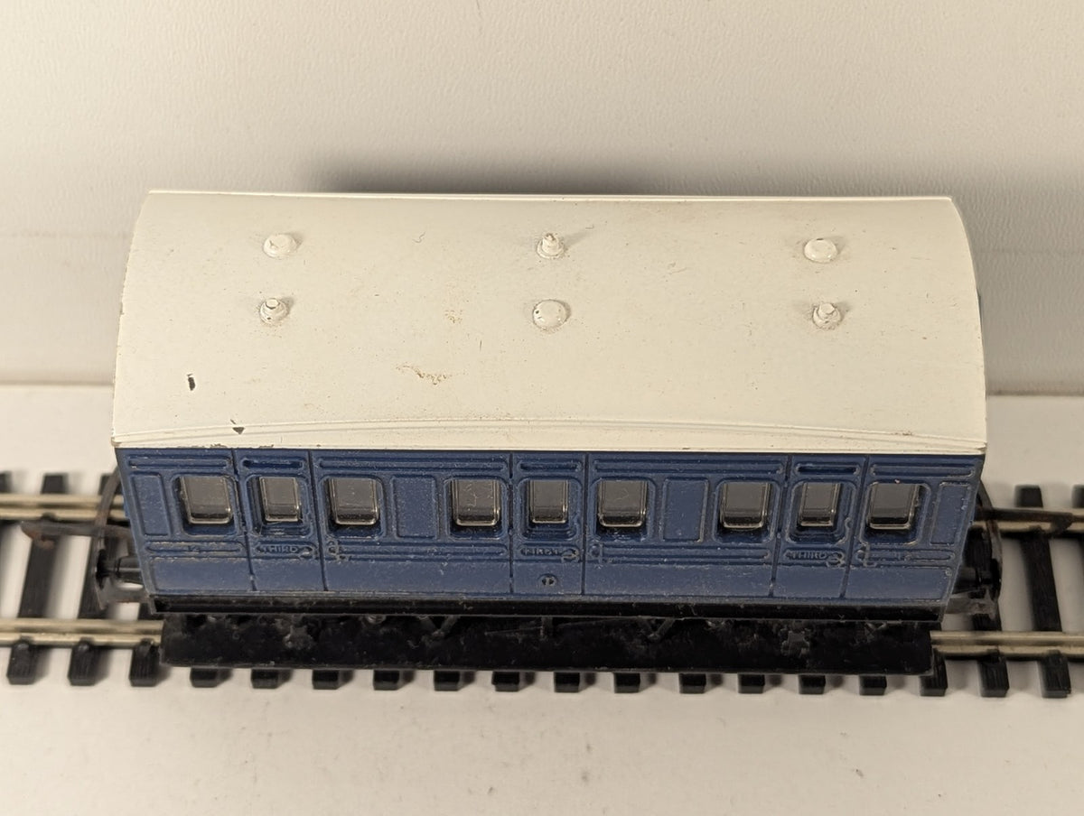 Hornby OO Gauge 4-Wheel Composite Coach Passenger Coach 12 Blue